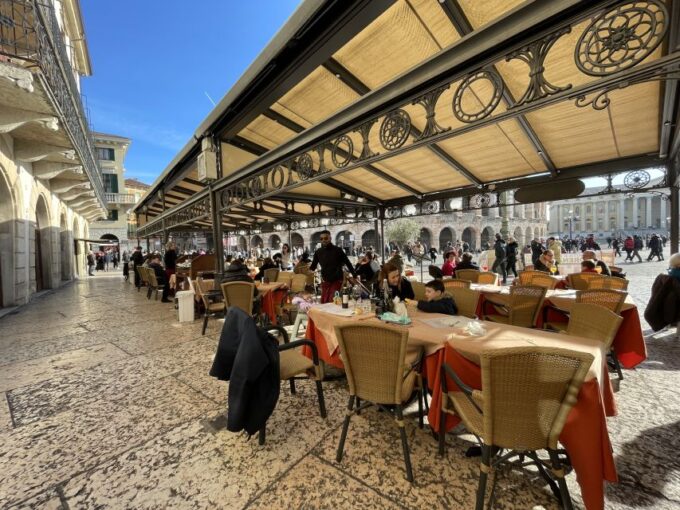 Verona: Food Tasting and Walking Tour With Cable Car - Duration and Group Size
