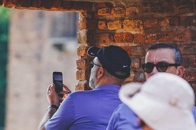 Verona Highlights Walking Tour in Small-group - Minimum Participant Requirement
