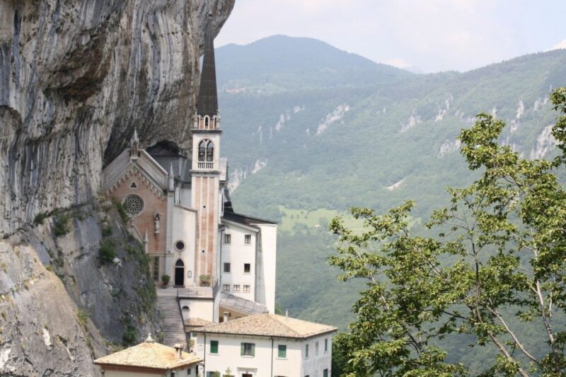 Verona: Madonna Della Corona Sanctuary Walking Tour - Itinerary