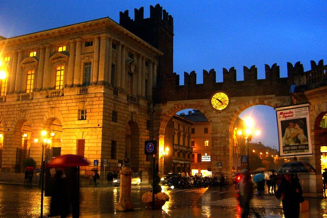 Verona Moonlight Walking Tour - Accessibility and Transportation