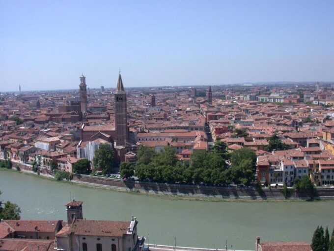 Verona - Private Guided Walking Tour - Visiting Basilica Di Santa Anastasia