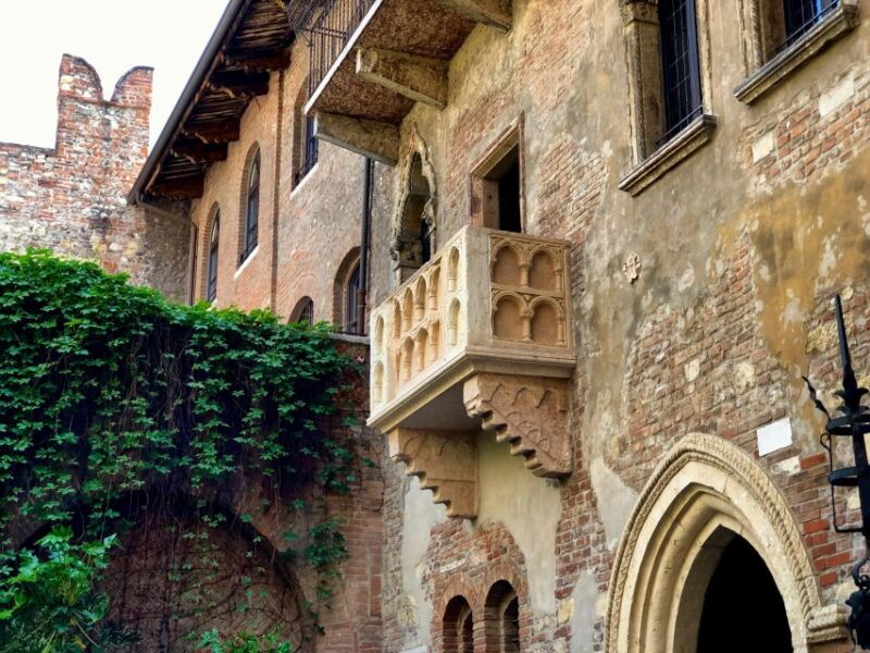 Verona: Private Walking Tour in the City of Love - Itinerary Highlights