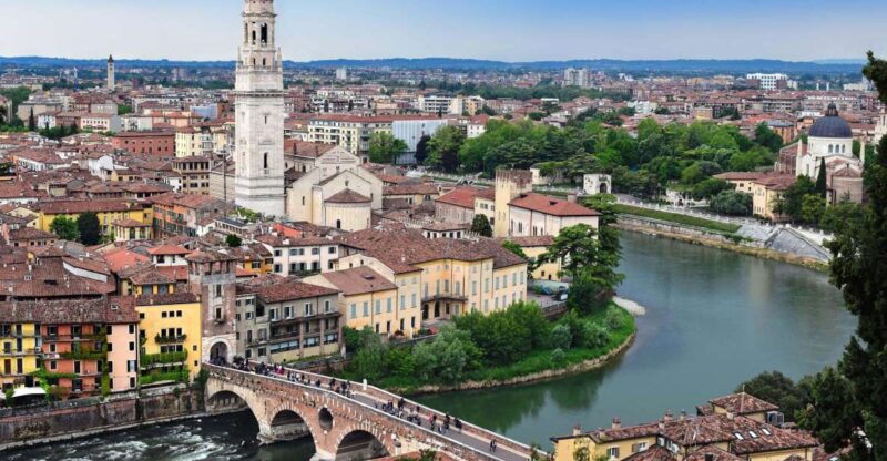 Verona: Private Walking Tour in the City of Love - Tour Features