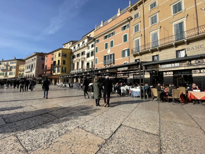 Verona: Small Group Guided Walking Tour With Arena Tickets - Explore Iconic Landmarks