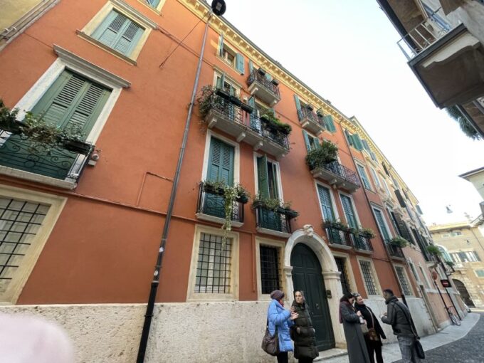 Verona: Small Group Guided Walking Tour With Arena Tickets - Frequently Asked Questions