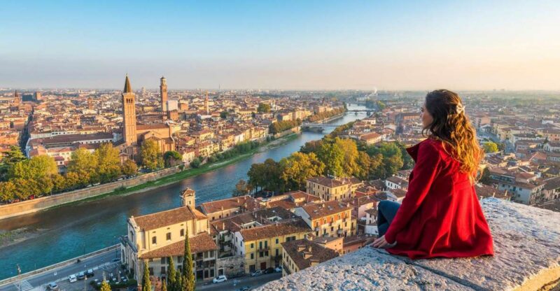 Verona Walking Tour: Access to the Arena - Key Points