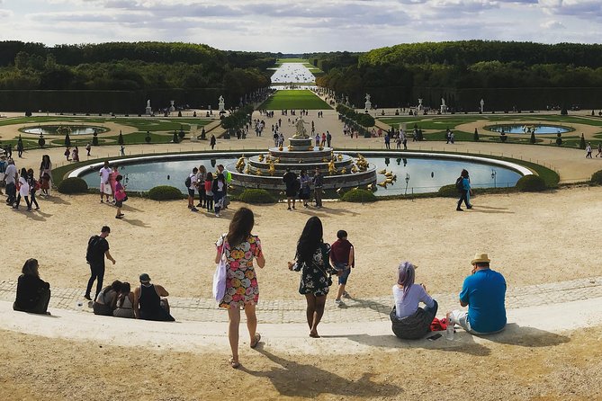 Versailles Best of Domain Skip-The-Line Access Day Tour With Lunch From Paris - Discover the Gardens