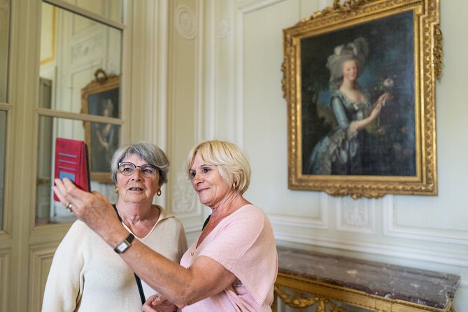 Versailles Marie Antoinette Afternoon Guided Tour With Petit Trianon & Hamlet - Tour Suitability and Accessibility