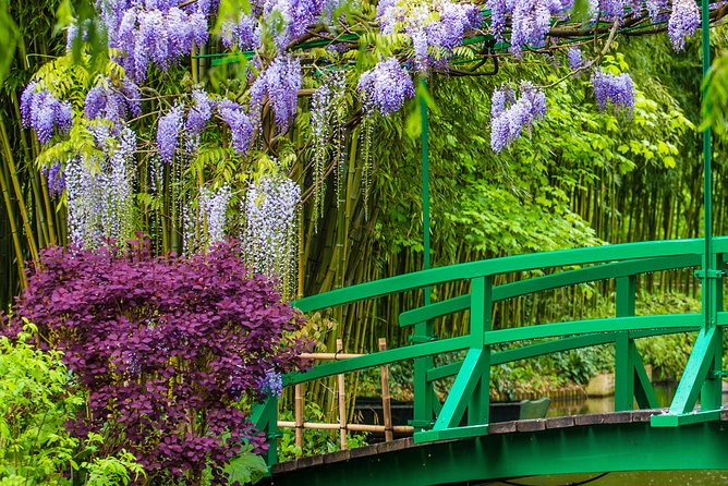 Versailles Palace and Giverny Monet House Guided Visit With Lunch From Paris - World Heritage-Listed Versailles Gardens