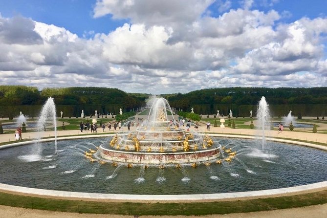 Versailles Palace and Giverny Private Guided Tour From Paris - Pickup and Meeting Points