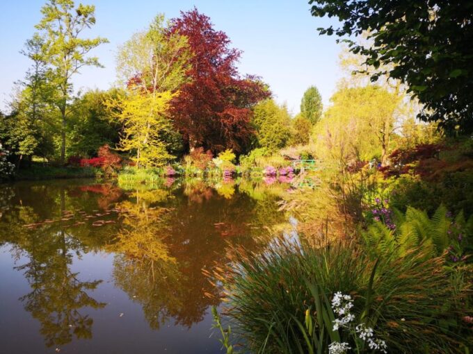 Versailles Palace and Giverny Private Guided Tour From Paris - Frequently Asked Questions