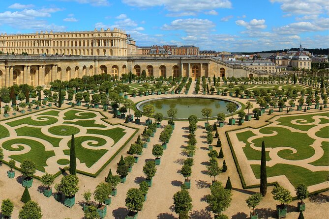 Versailles Palace, Gardens & Estate Priority Entrance Audio Tour - Meeting and Accessibility
