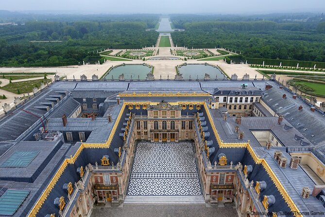 Versailles Palace & Gardens Guided Tour - Wandering the Versailles Gardens