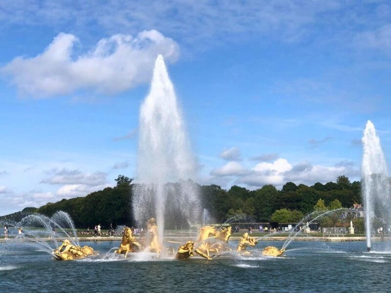 Versailles: Palace & Gardens Guided Tour With Entry Tickets - Meeting Point and Accessibility