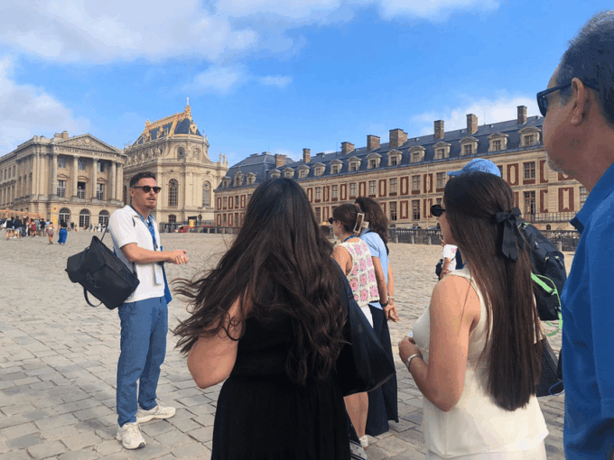 Versailles: Palace & Gardens Guided Tour With Entry Tickets - Booking and Payment Options