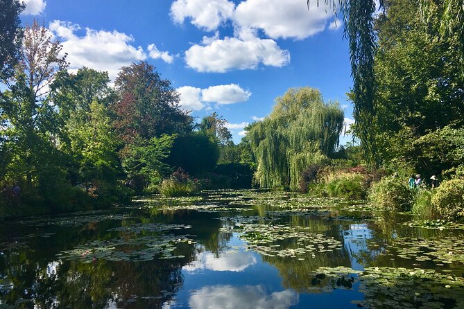 Versailles Palace & Giverny Private Guided Tour With Lunch - Priority Access - Meeting and Pickup Arrangements