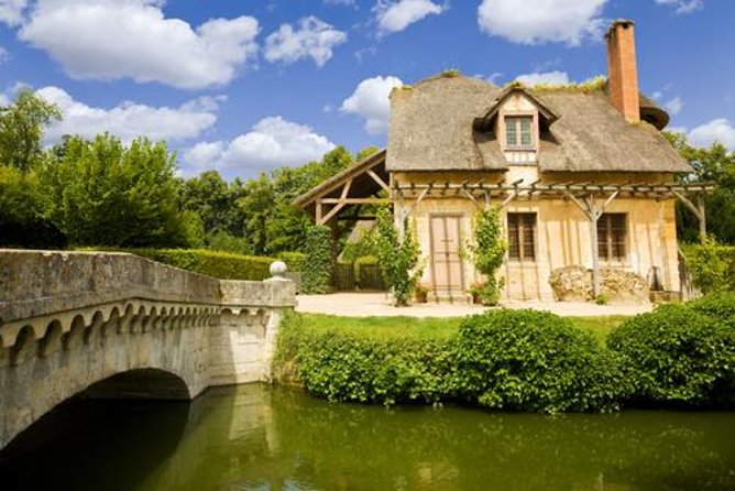 Versailles Palace Guided Tour With Gardens, Trianons & the Hamlet - Stroller Policies