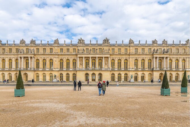 Versailles Palace Timed Entrance Ticket With Audio Tour - Key Points