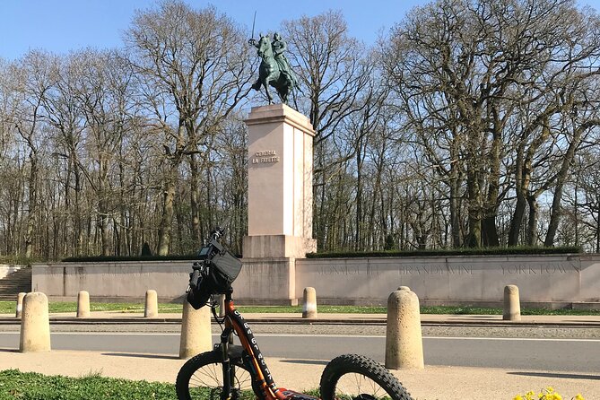 Versailles: Path of the Heroes on Original Electrics 2 Wheels - Tour Duration and Distance