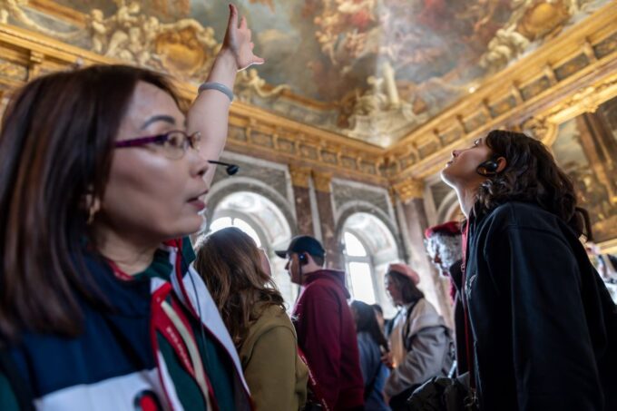 Versailles: Private Tour of the Palace With Reserved Entry - Strolling Through the Magnificent Gardens