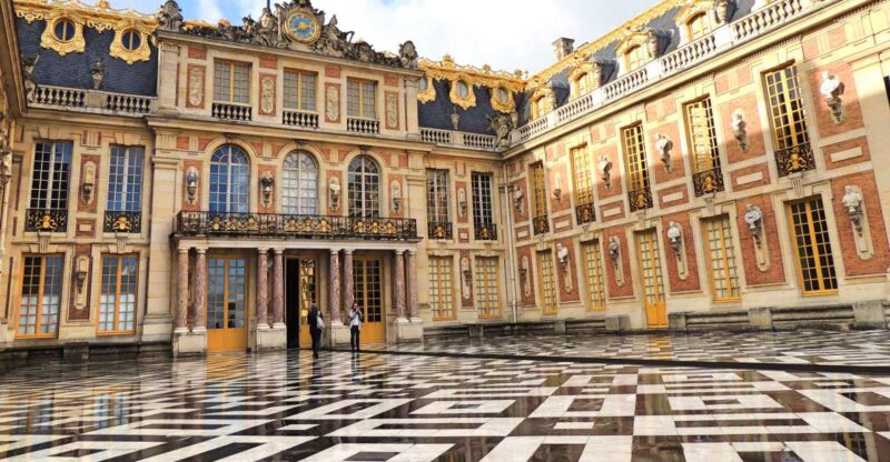 Versailles: Skip-the-Line Guided Palace Tour and Full Access - Meeting Point and Important Information