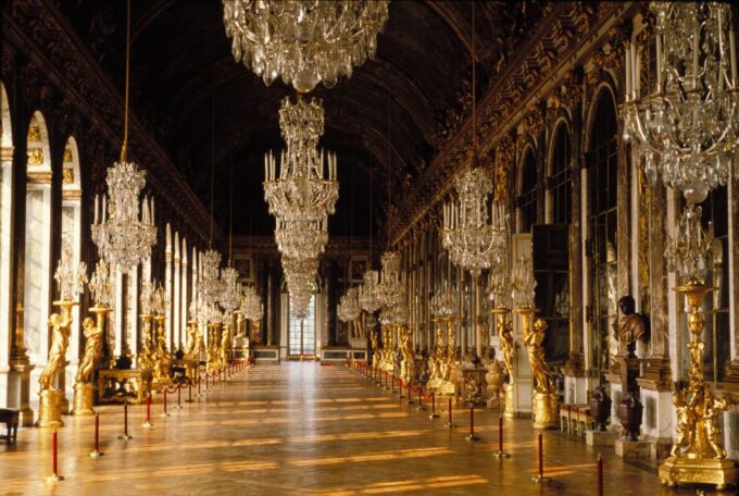 Versailles: Skip-The-Line Guided Tour of Palace With Gardens - Getting to Versailles