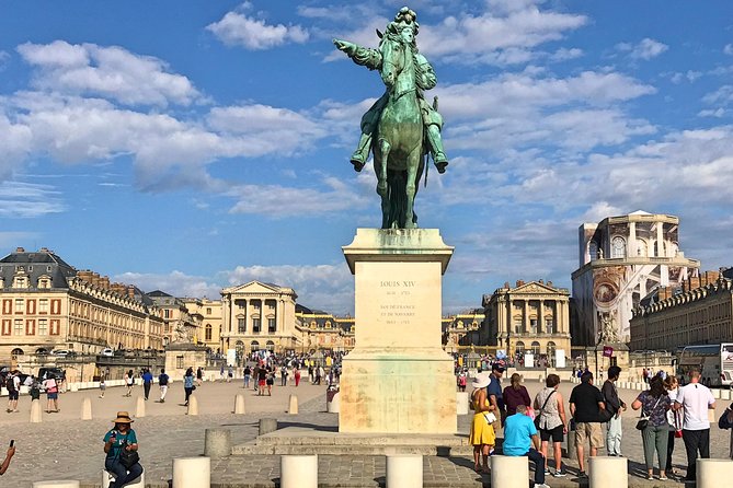 Versailles Small Group Guided Tour With Tranportation From Paris - Meeting and Pickup