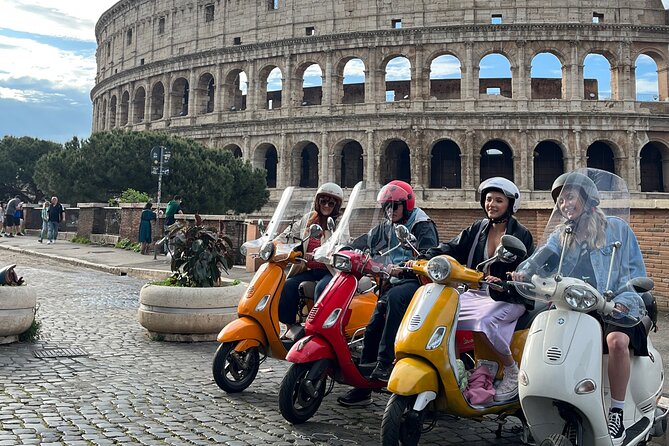 Vespa City Tour & Professional Photoshoot + Local Tiramisu - Local Tiramisu Experience