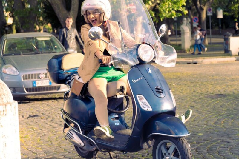 Vespa Tour in Rome & Professional Photoshoot - Key Points