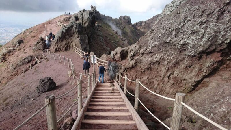 Vesuvius: Skip-The-Line Excursion With Expert Guide - Key Points