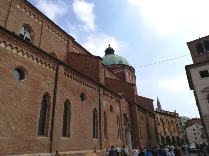 Vicenza: Palladian Architecture Private Walking Tour - Navigating Piazza Dei Signori