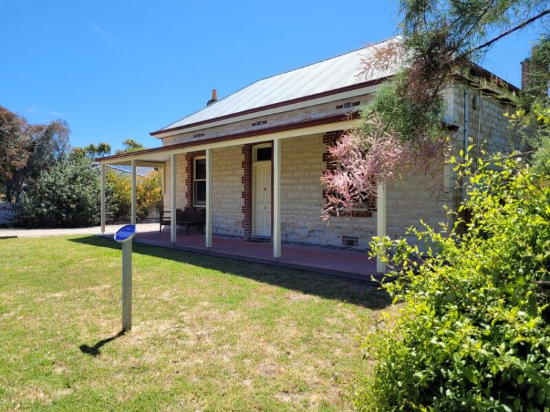 Victor Harbor: Stories of Shipwrecks & Settlers Walking Tour - Reservation Options