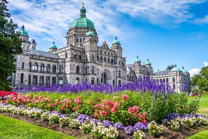 Victoria and Butchart Gardens Day Trip From Vancouver - Exploring Victorias Landmarks