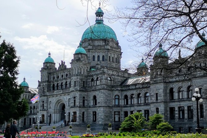 Victoria City and Butchart Gardens Private Half-Day Tour - Visit Fishermans Wharf