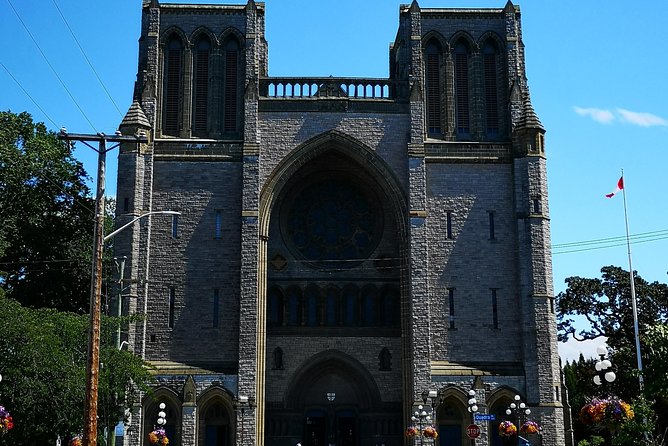 Victoria City and Butchart Gardens Private Half-Day Tour - Wander Beacon Hill Park