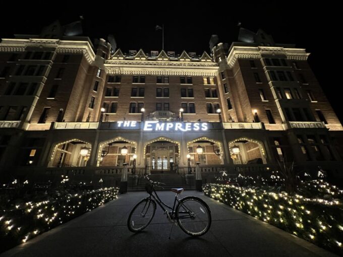 Victoria City Bike Tour: 2.5 Hr. History and Highlights Tour - Discovering Neighborhoods