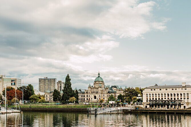 Victoria Day Trip with BC Ferries, Butchart Gardens & Downtown - FAQ