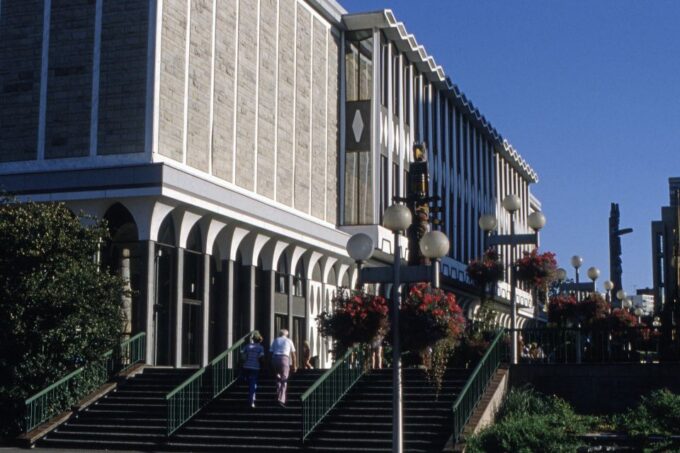Victoria Harbor: Smartphone Audio Walking Tour - Discovering Local History and Architecture