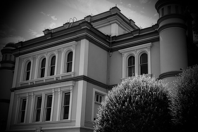 Victoria - True Crime Walking Tour, James Bay to Songhees Point - Exploring Crime Scenes