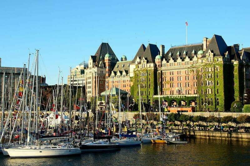 Victoria: Walking Tour through History and Heritage - An In-Depth Look at the Victoria Walking Tour