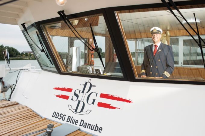 Vienna: 3.5-Hour Grand Danube River Cruise - Accessibility and Wheelchair Accommodations