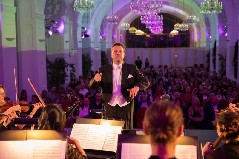 Vienna: 3-Course Dinner and Concert at Schönbrunn Palace - Exchanging Tickets at the Orangerie