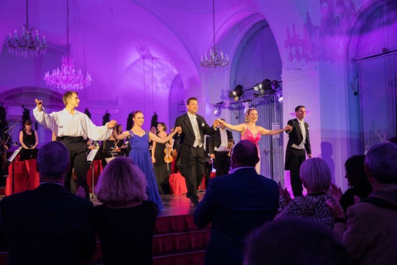Vienna: 3-Course Dinner and Concert at Schönbrunn Palace - Traditional Austrian Dining Experience