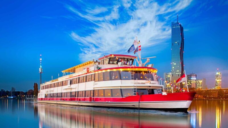 Vienna: 3,5-Hour Danube Cruise Abba Night - Dining Options and Cuisine