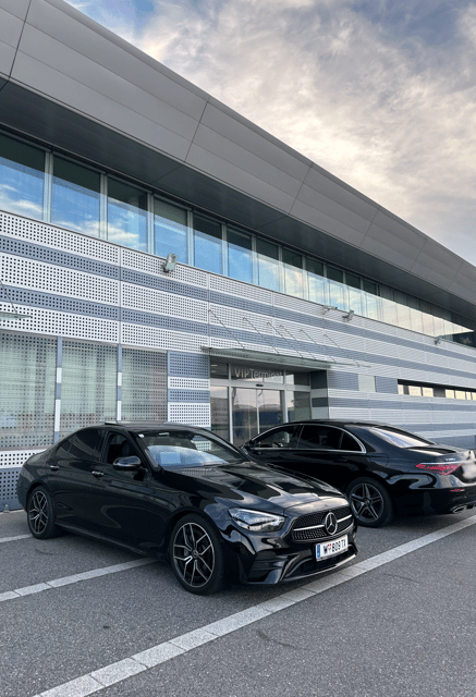 Vienna: Airport Transfer to Vienna City Center - Airport Pickup Process