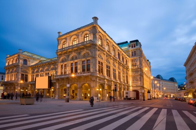 Vienna: Big Bus Hop-On Hop-Off Sightseeing Tour - Redeem Voucher
