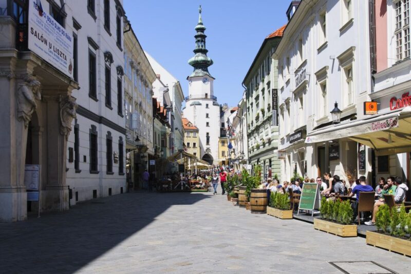 Vienna: Bratislava Day Trip With Private Guide and Transport - Visiting Bratislava Castle