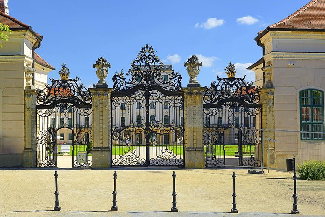 Vienna-Budapest One-Way Sightseeing Transfer - Pickup and Accessibility