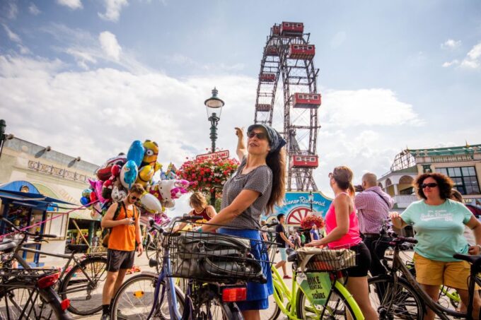 Vienna by Bike 3-Hour All-In-One City Bike Tour in English - Bike and Equipment Provided