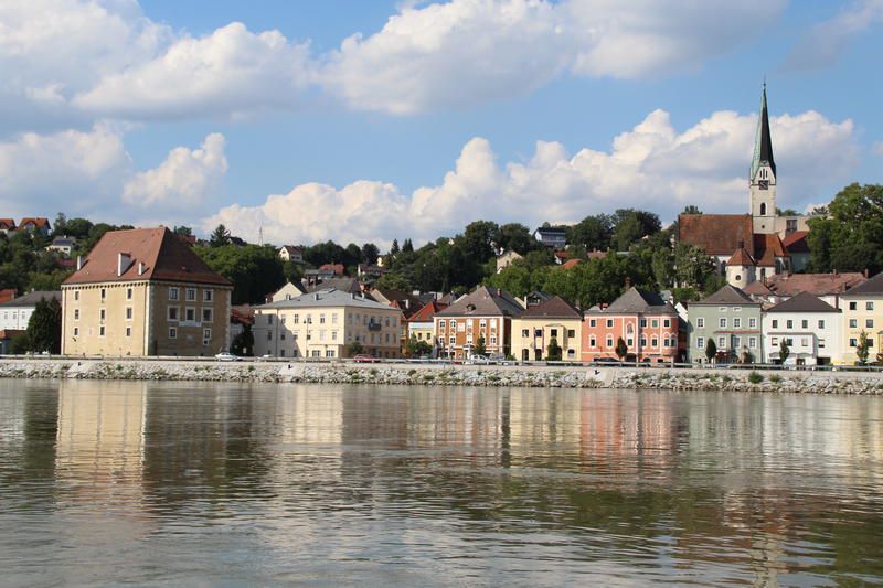 Vienna: Day Trip to Mauthausen Concentration Camp Memorial - Languages and Accessibility